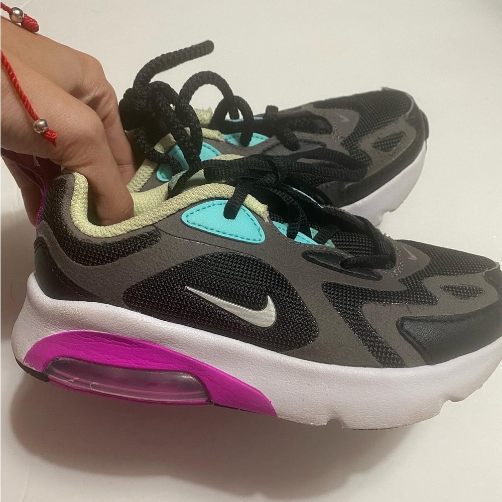 Nike Air Max 200
VGUC 
Size 11C